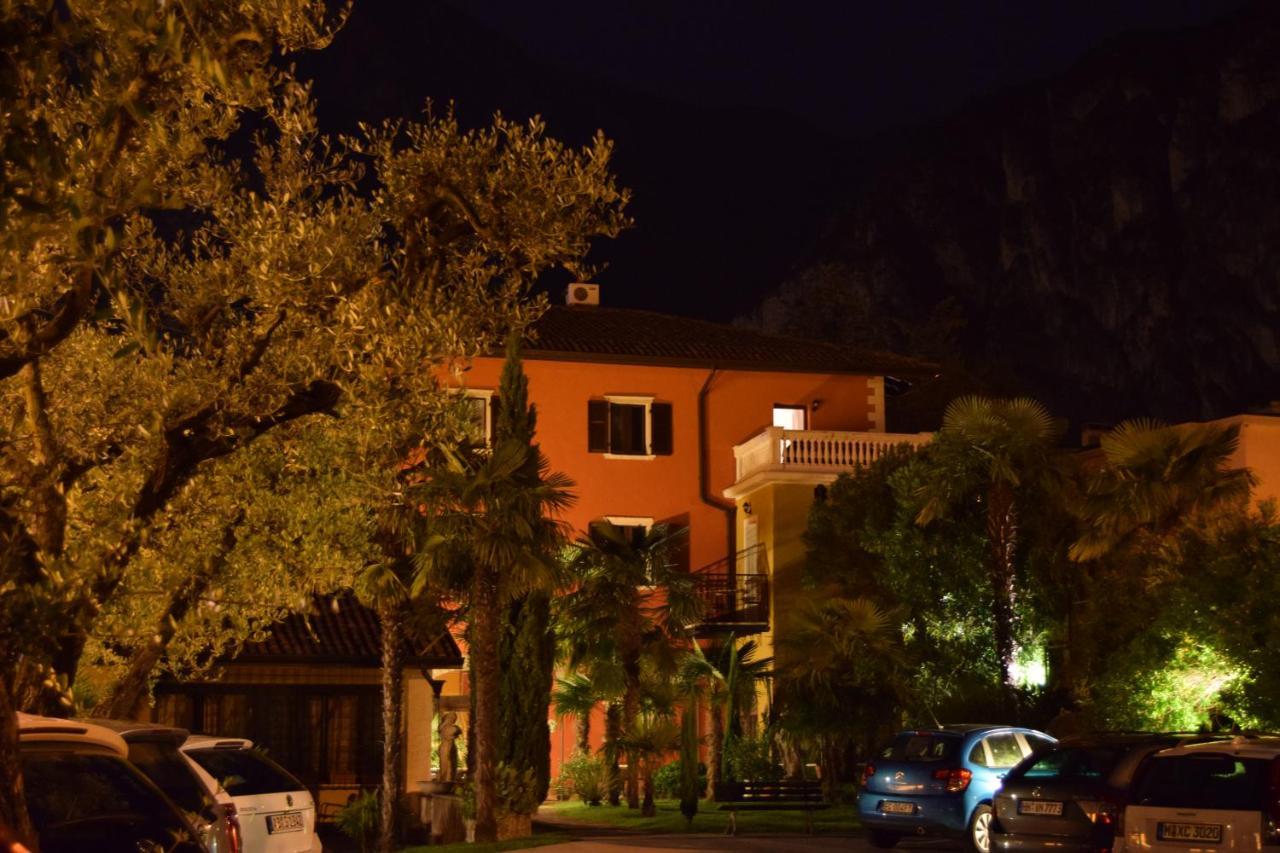 Residence Segattini Riva del Garda Exterior foto
